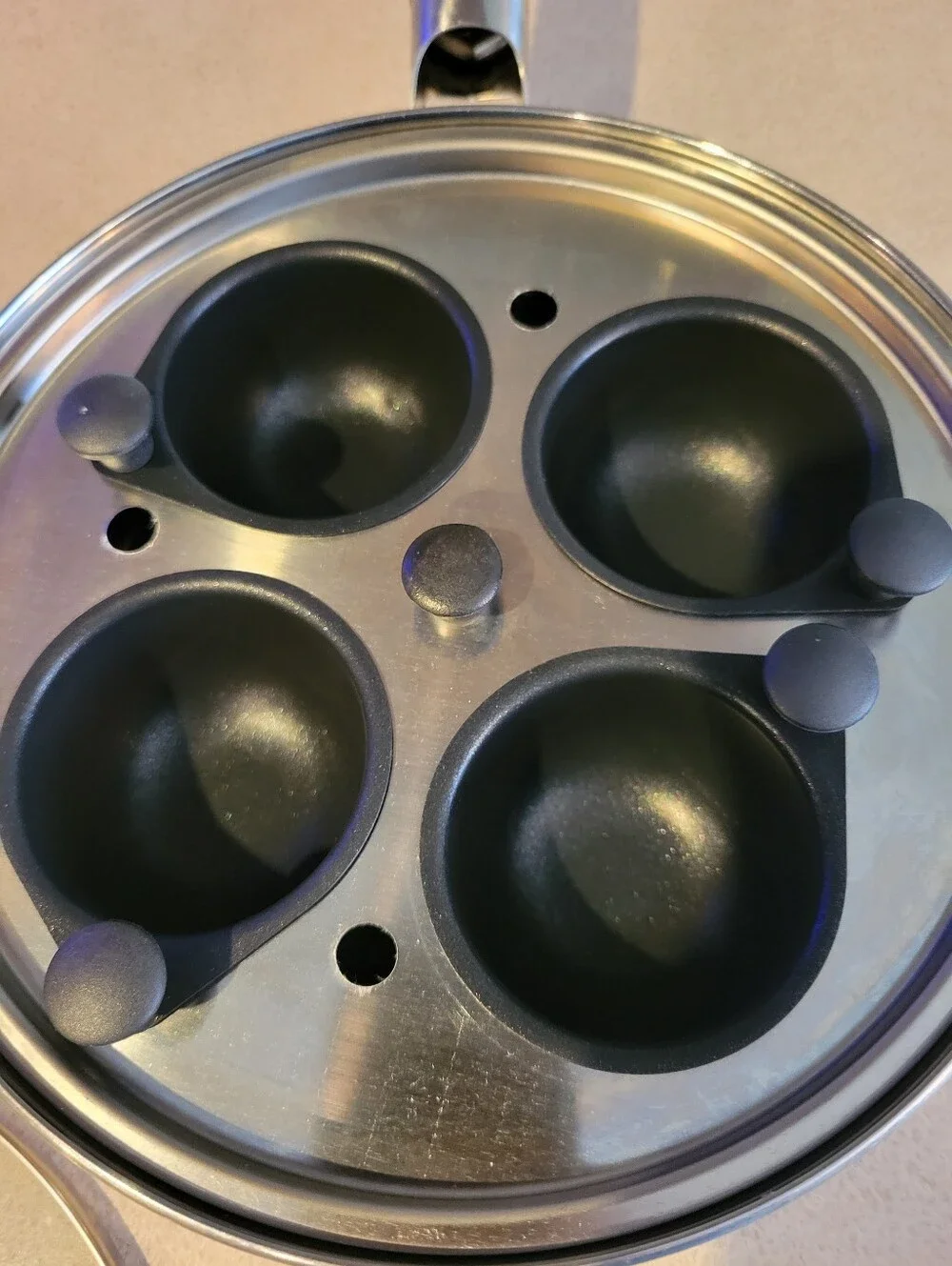 Modern Innovations 8 Inch Stainless Steel 4 Egg Poacher Pan With Lid